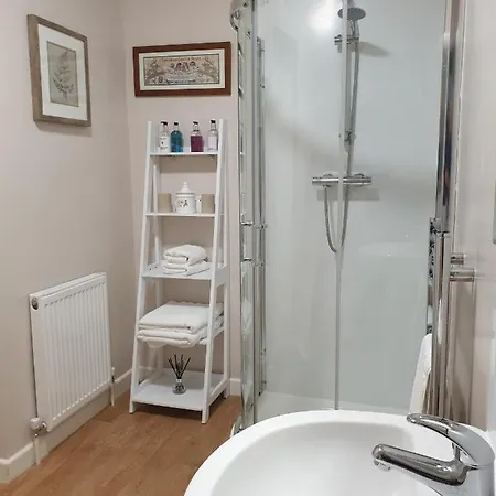 The Clarendon Country Pub With Inn