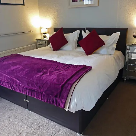 Inn The Clarendon Country Pub With 4*