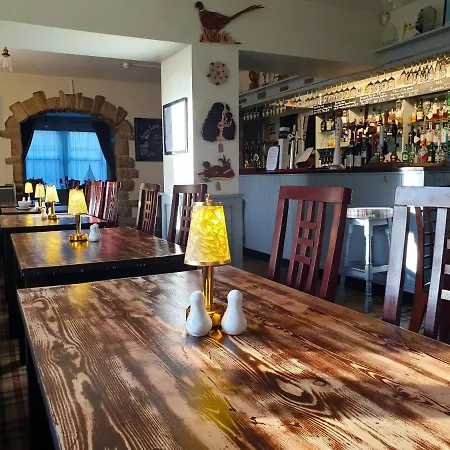 The Clarendon Country Pub With 4*