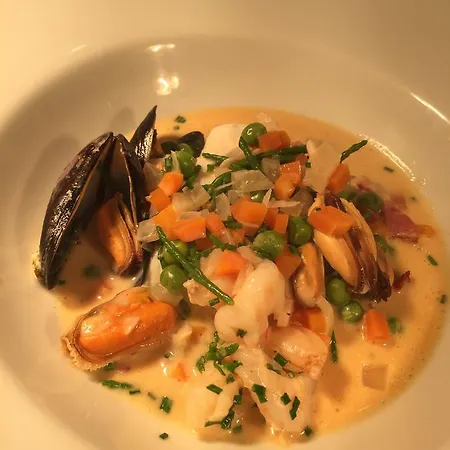 The Clarendon Country Pub With 4*