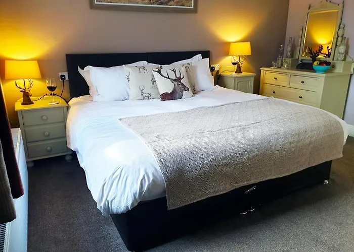 The Clarendon Country Pub With Inn 4*