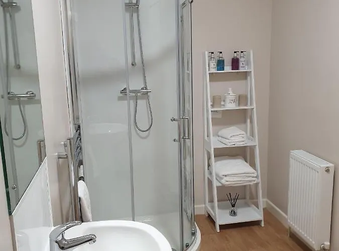 Inn The Clarendon Country Pub With