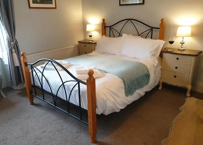 The Clarendon Country Pub With Inn 4*