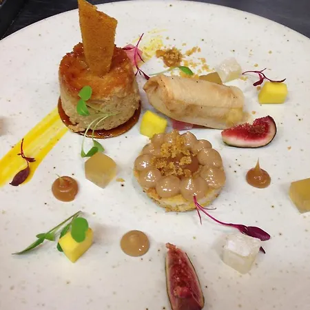 The Clarendon Country Pub With 4*